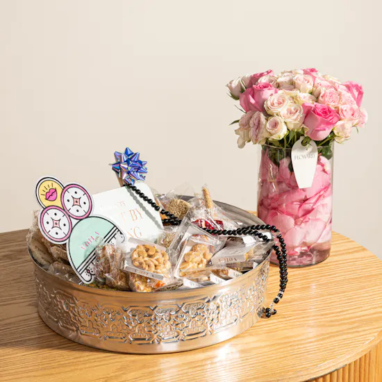 Voila Silver Cloche Mouled Sweet Gift Set | Unique Flowers