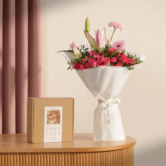 Moonkie Premium Baby Gift Set | Shiny Flowers