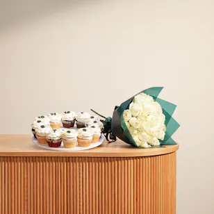  Floward  New Year Cupcakes | Enchanting Flower Bouquet