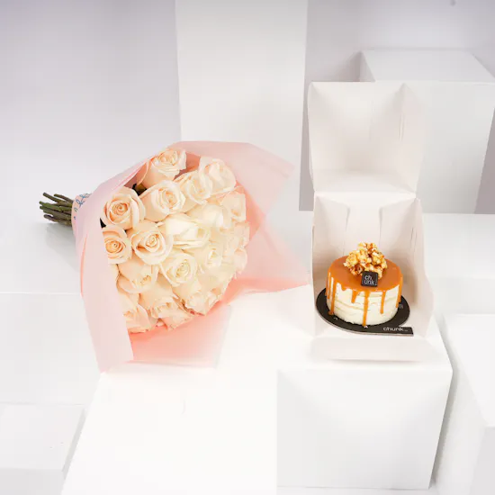 Chunk Salted Caramel Small Cake | Roses Bouquet