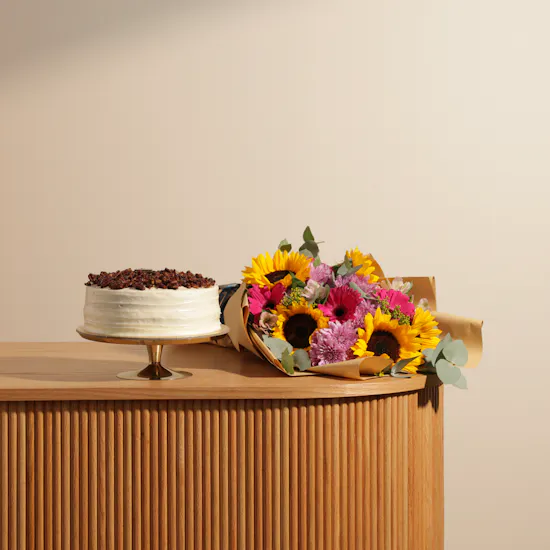 Sucre De Nada Pumpkin Cake | Sunflowers Bouquet