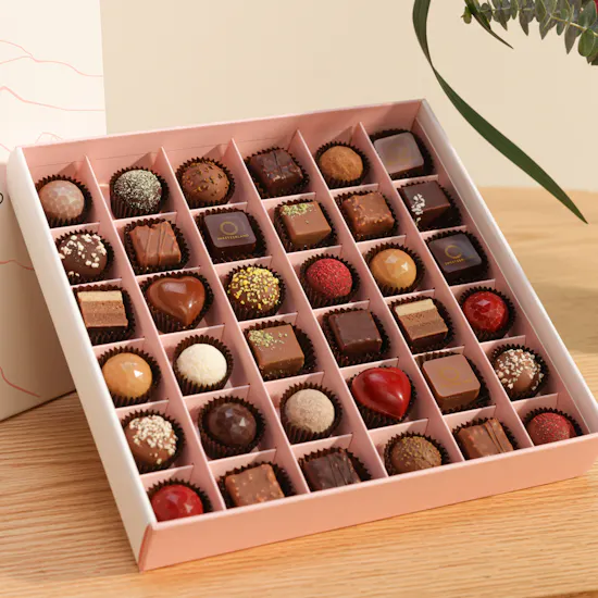 Sweetzerland Luxury Chocolate Box | Stunning Flowers Vase