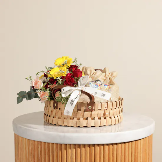 Floward Ramadan Garangao Giveaway Basket | Cheerful Flowers