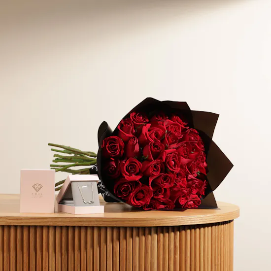 Amal Al Majed Hoob Necklace | Red Roses