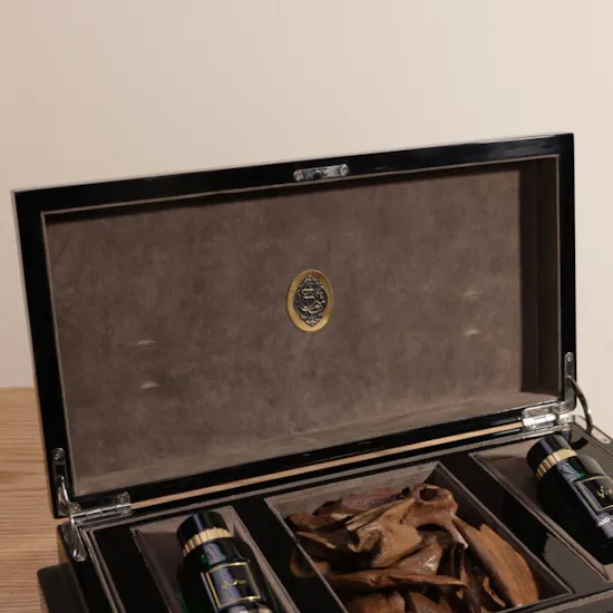 Saad Bashmakh Luxury Box of Oud and Oud Oil
