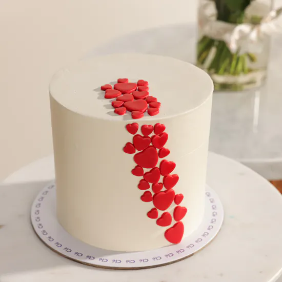 Cle Bakery Love Cake | Red Baby Roses Vase