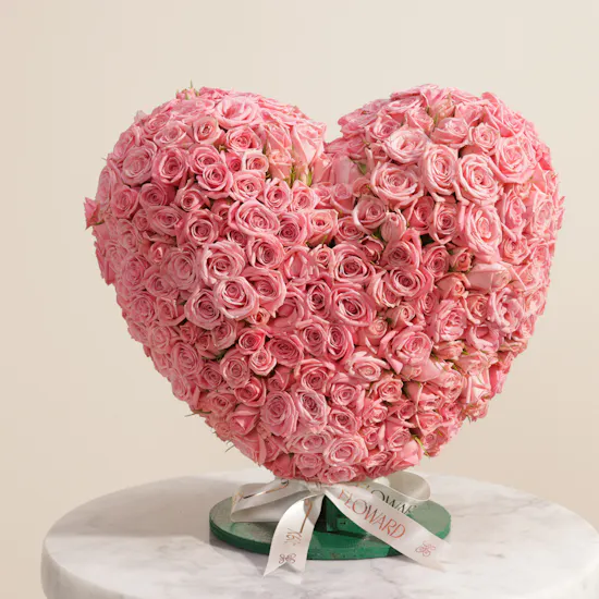 Pink Baby Rose Heart Shape Stand