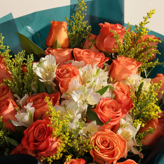Golden Graduation Cake | Rose Bouquet