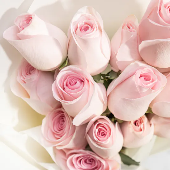Candle Connection Carmalized Vanilla Crystal Candle | Patchi Classic Chocolate Box and Roses
