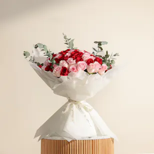 Delightful Hearts Rose Bouquet | 100 Flowers