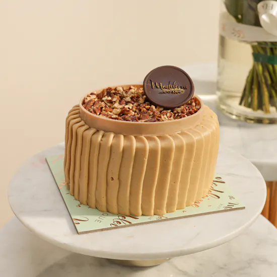 Madeleine Carrot Caramel Cake | Elegant Roses Vase