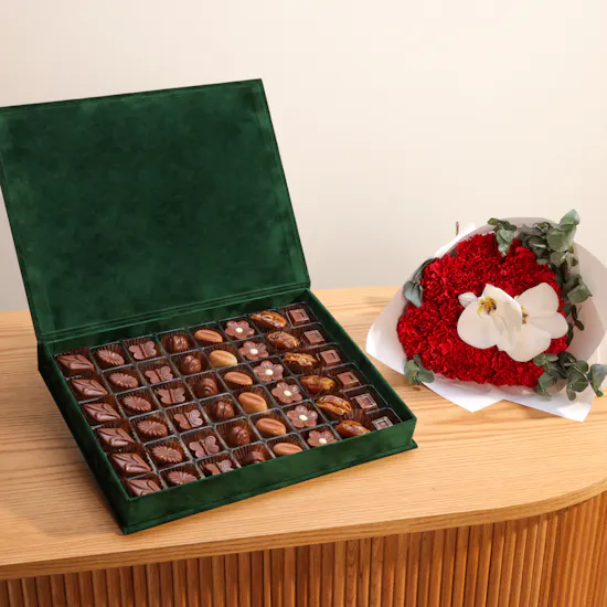 Fuala Velvet Chocolate Box | Red Carnation
