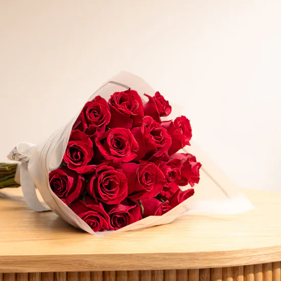 Romantic Radiance Bouquet | 15 Roses