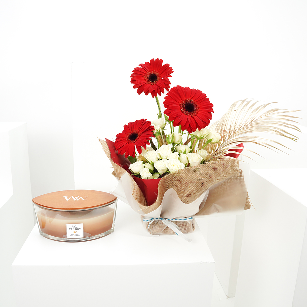 WoodWick Café Sweets Trilogy Ellipse Candle | Flowers