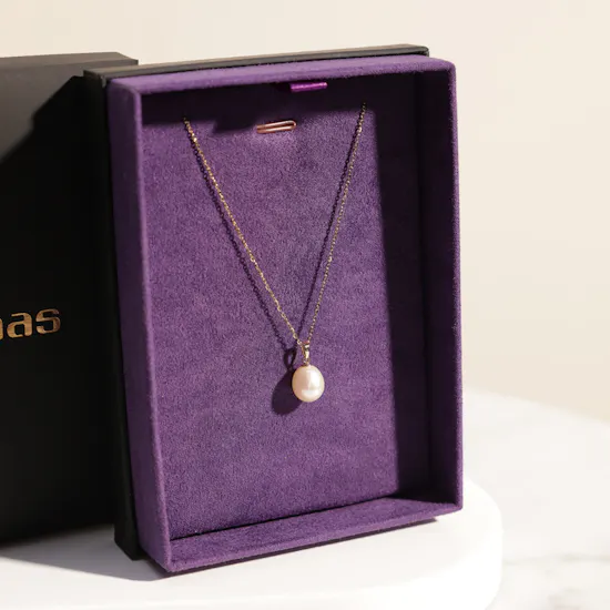 Damas Kiku Jolie Pearl Pendant Gold Necklace