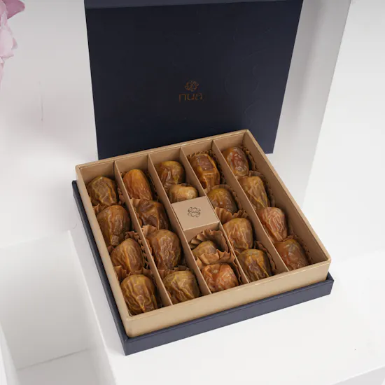 Nua Sukkari Dates Luxury Gifting Box | Pink Flowers