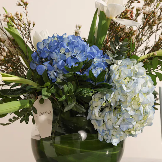 Apple iPhone 17 Pro Max Deep Blue 512GB | Light Flowers Vase