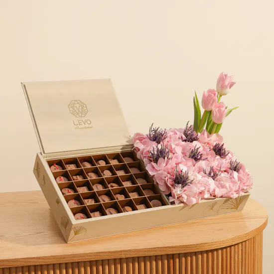 Levo Beige Chocolate Box | Cheerful Flowers