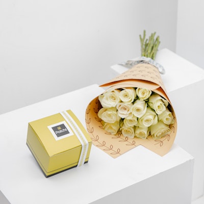 Patchi Chocolate Box 250g | 12 White Roses