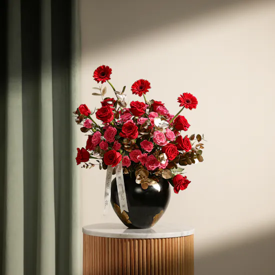 Golden Scarlet Flower Vase