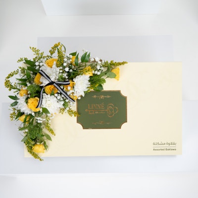 Linne Assorted Baklawa Box With Flowers