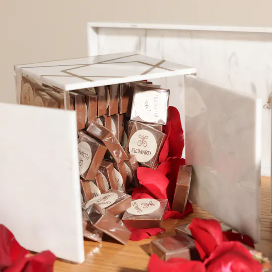 Floward Whisper of Roses Chocolate Boxes