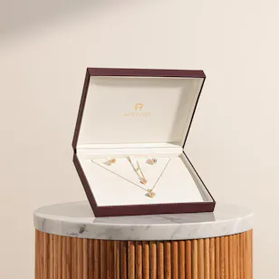 Aigner Jewelry Set with Logo