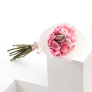 Pretty in Pink | Roses & Chocolates Bouquet Pretty in Pink | Roses & Chocolates Bouquet