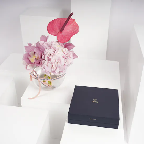 Nua Sukkari Dates Luxury Gifting Box | Pink Flowers