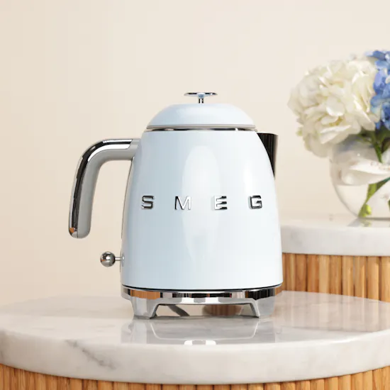 Smeg 50's Style Mini Kettle | Nostalgic Flowers Vase