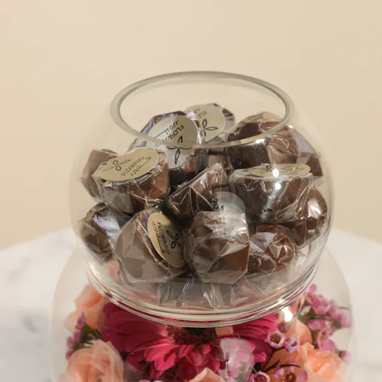 Floward Delicate Caramel Chocolate | Pastel Flowers
