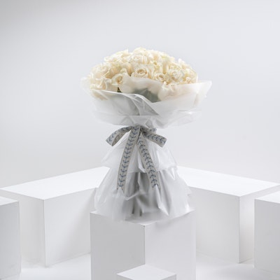 50 White Roses | White Wrap