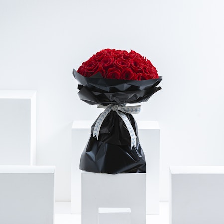 The Black & Red | 39 Roses