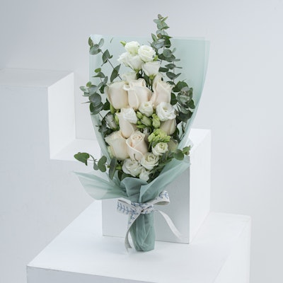 Shiny White Roses | Green Wrap