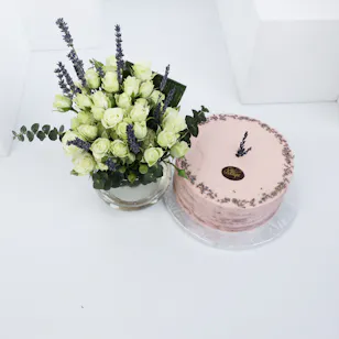 Cake Boutique Lavender Cake | White Vase Cake Boutique Lavender Cake | White Vase