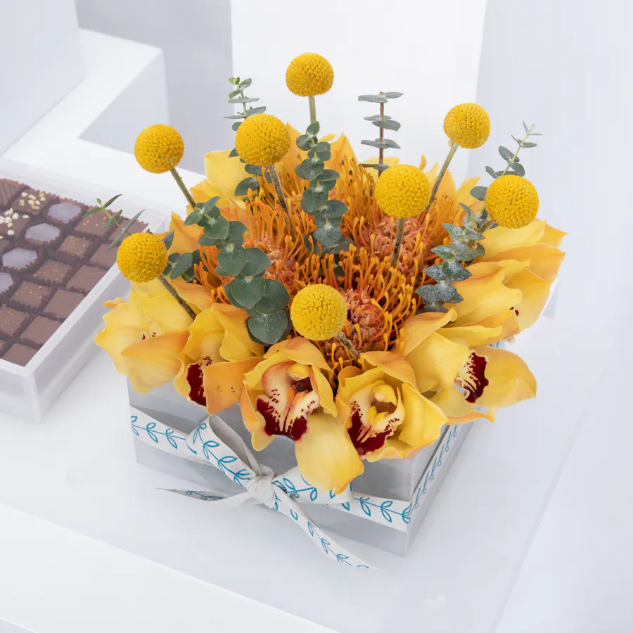 Flowers and Abucci chocolate  4