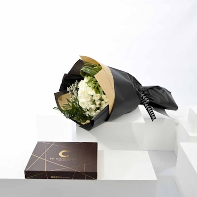Bouquet of roses and Le Concheur Chocolate 