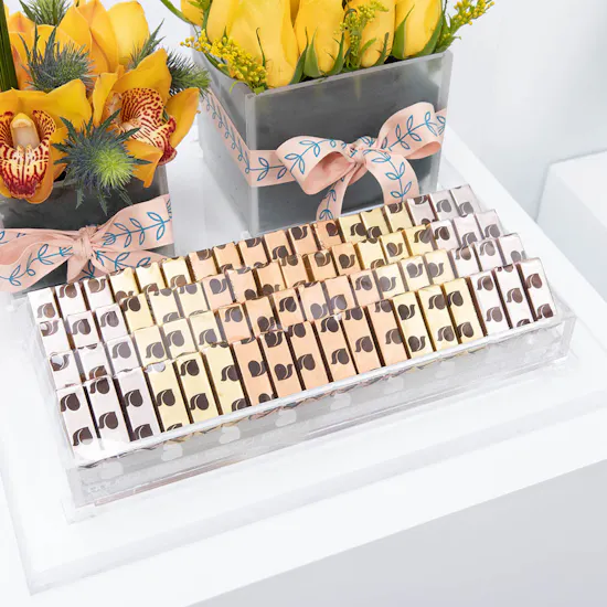 Abucci Chocolate | Yellow Blooms
