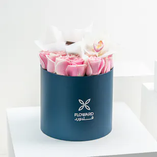 Chocolates & Vendela Roses | Blue Box Chocolates & Vendela Roses | Blue Box