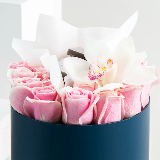 Chocolates & Vendela Roses | Blue Box