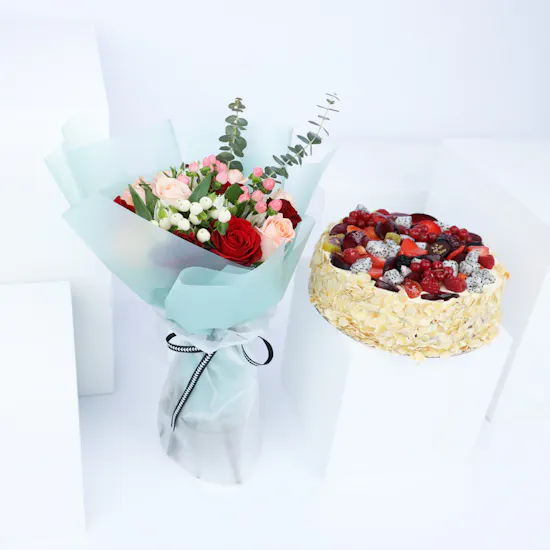 Heritage Cake & Flowers