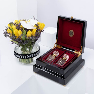 Box Musk Saad Bashammakh & Flowers Vase
