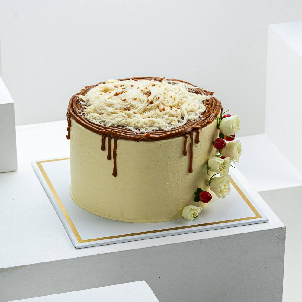 Salted caramel cake with a vanilla sponge base | Kitchen Trials