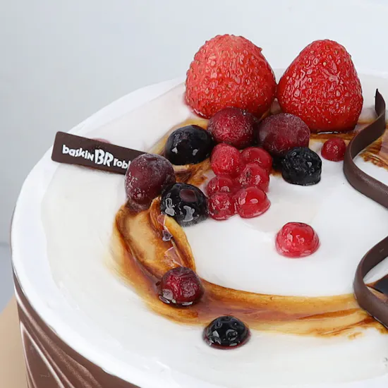 Baskin Robins Praline Swirl Cake | Flowers