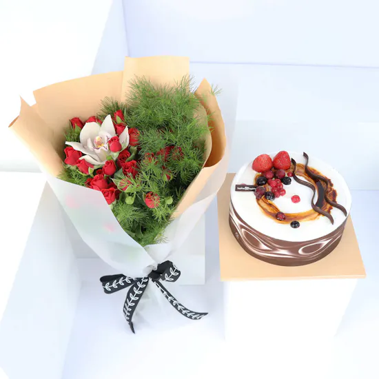 Baskin Robins Praline Swirl Cake | Flowers