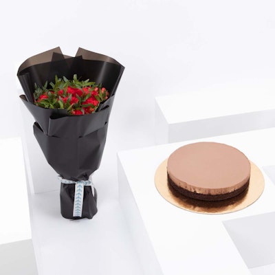 Flowers & Helen's cake II