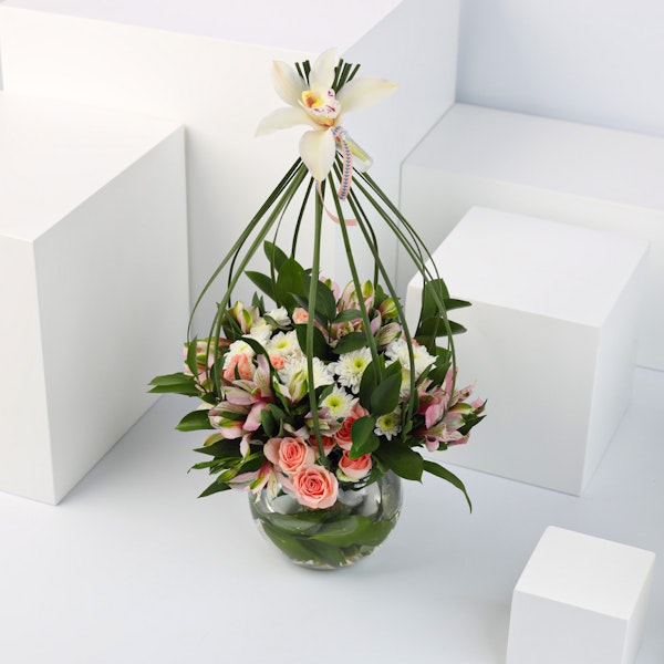 Birdhouse Vase 16 Flowers Floward Bahrain