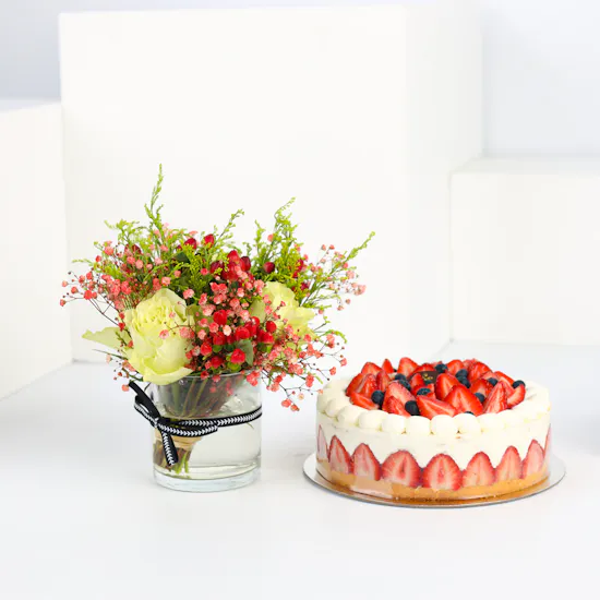 Strawberry cake
