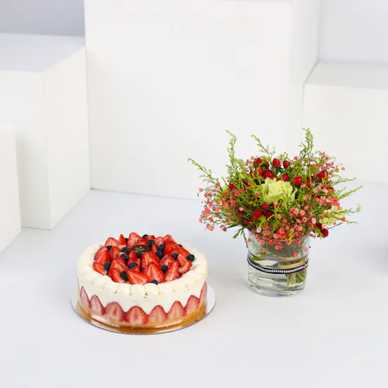 Strawberry cake