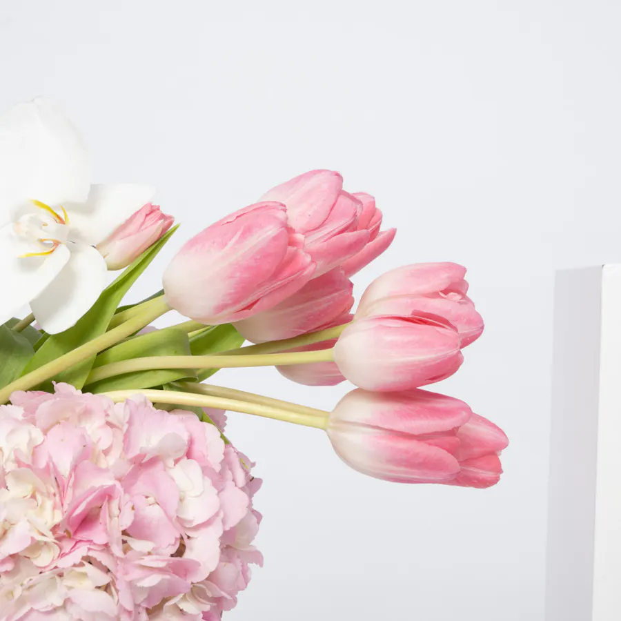 Fluffy Pink | Glass Vase 2